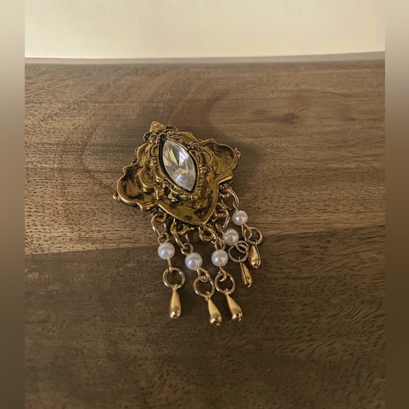 SOLD. Delicate Vintage Brooch - Picture 1 of 3